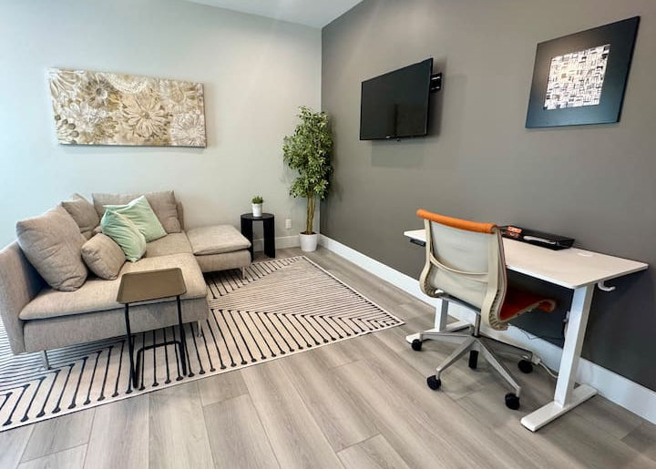 Ivory: one-bedroom Downtown Palo Alto with AC