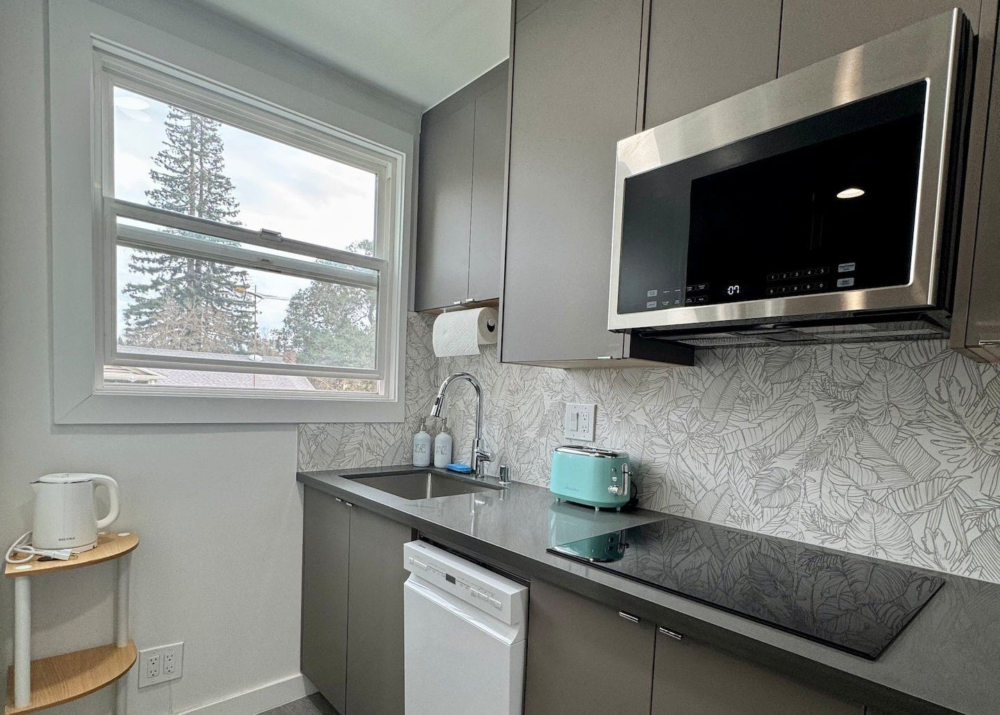 Terrific downtown Palo Alto location near Stanford