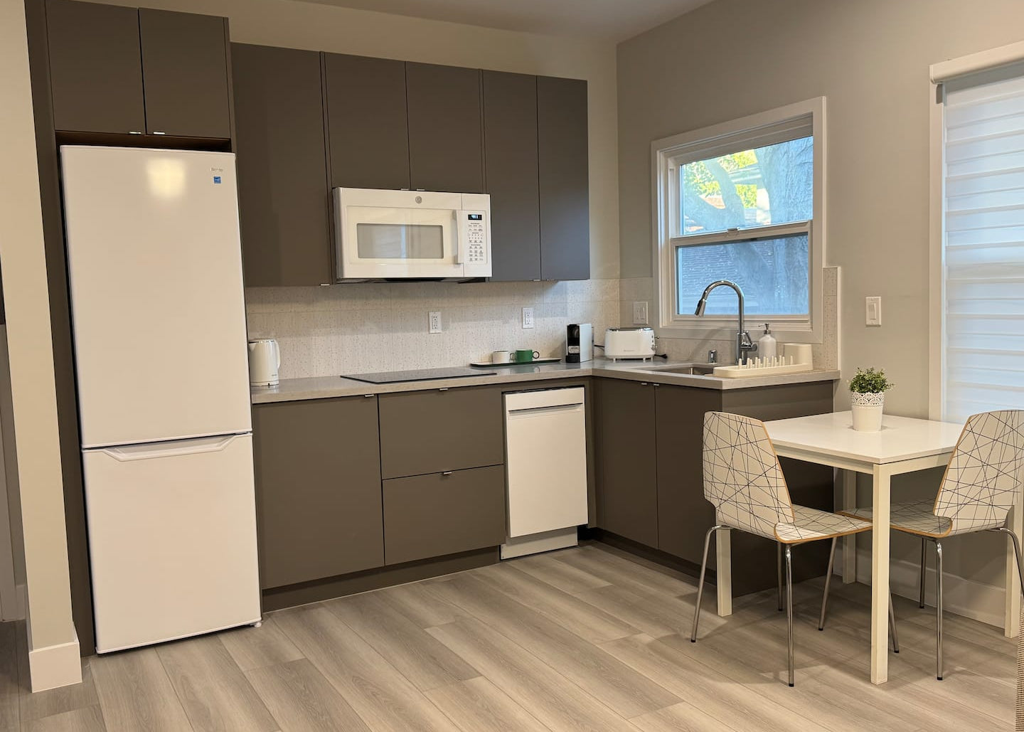 Ivory: one-bedroom Downtown Palo Alto with AC