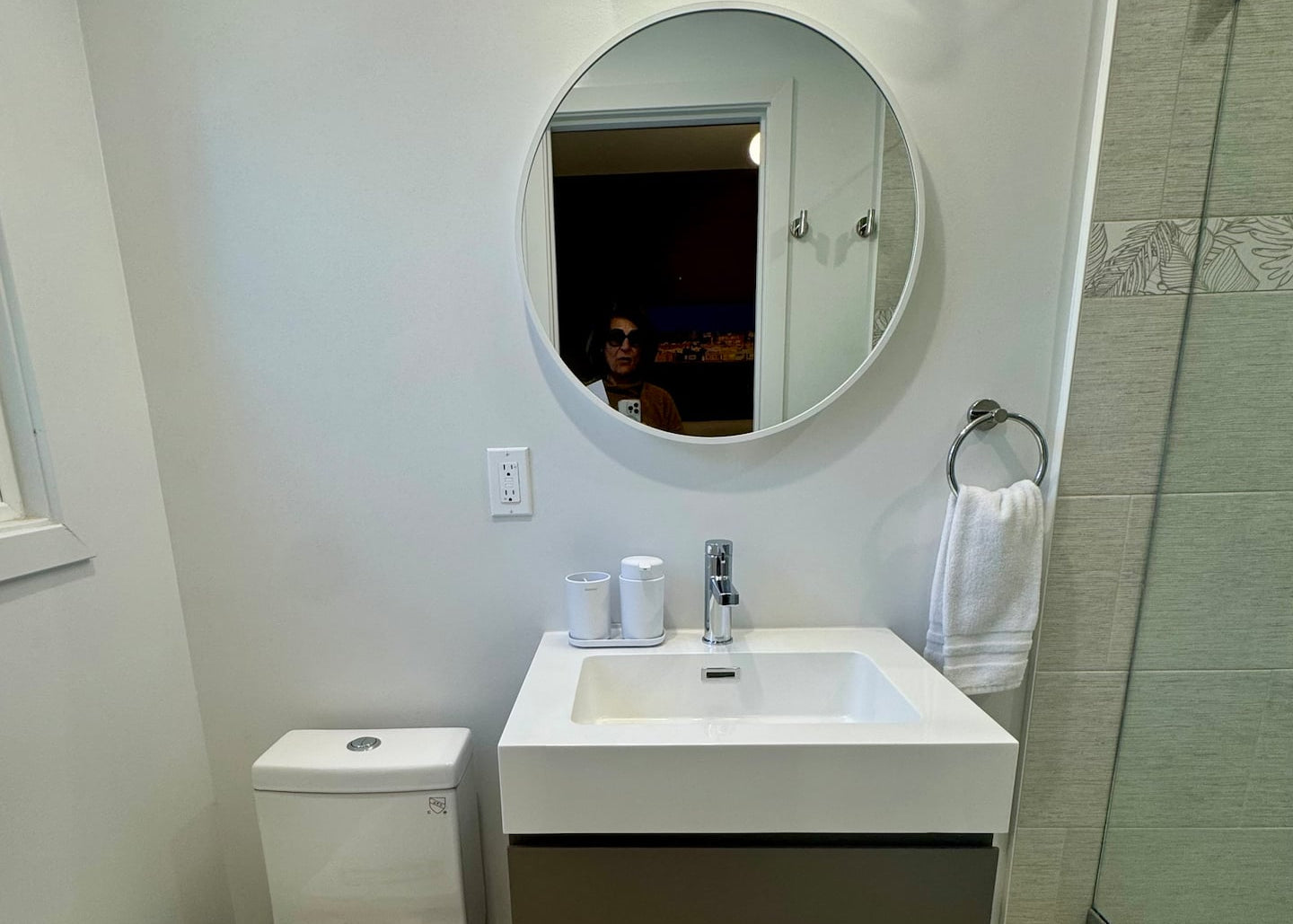 Ivory: one-bedroom Downtown Palo Alto with AC