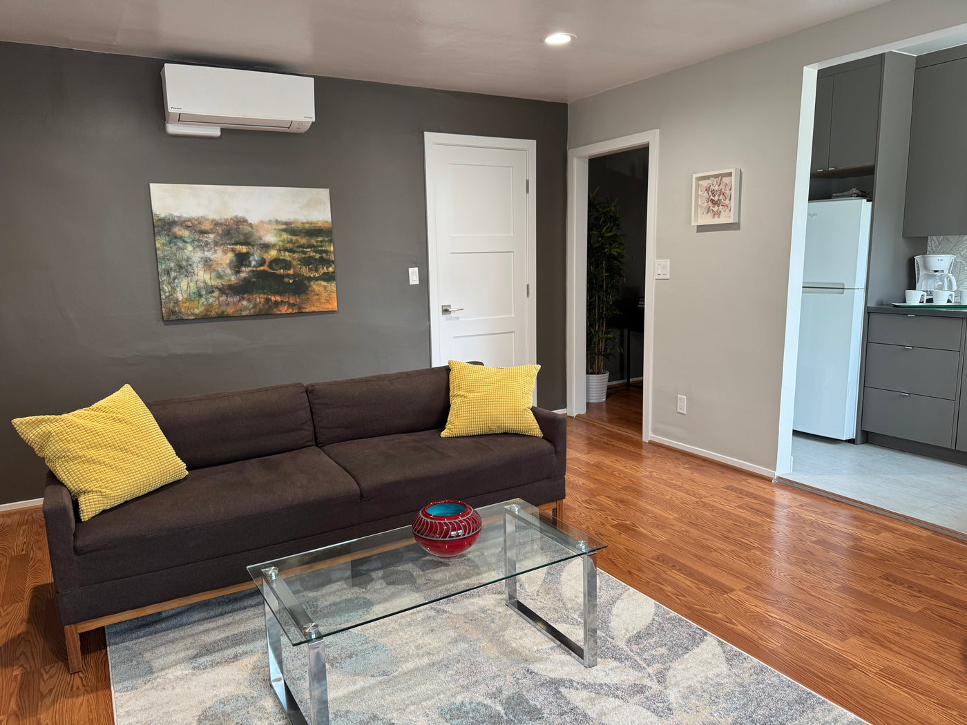 Bright and Spacious Apartment in Prime Location