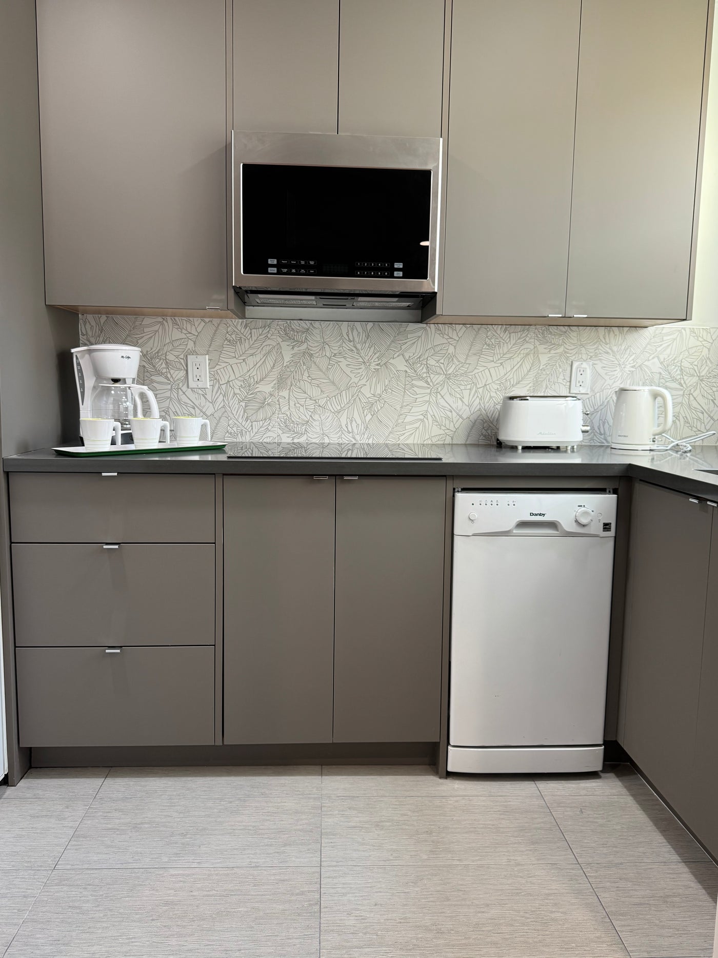 Bright and Spacious Apartment in Prime Location