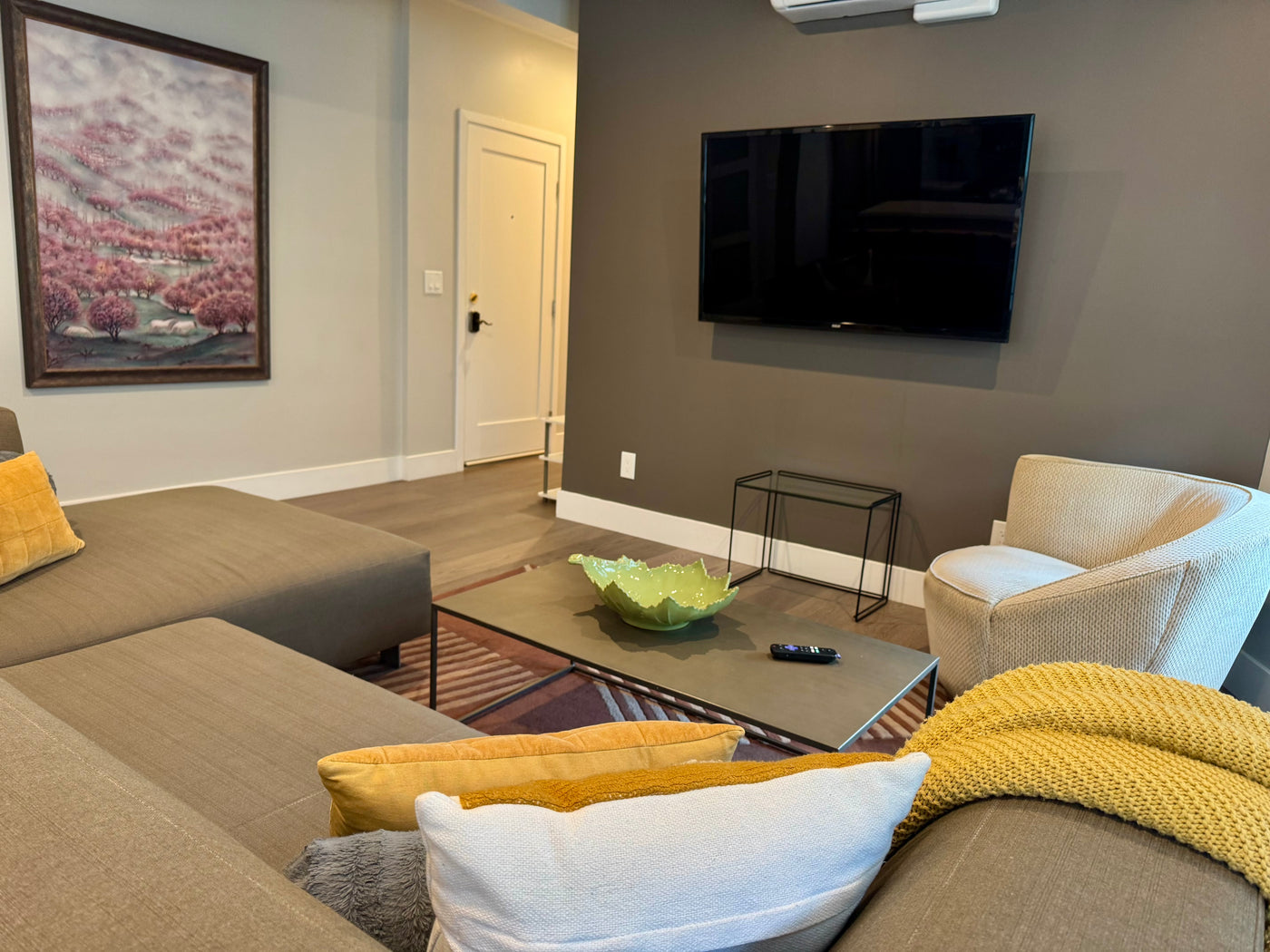 Modern 2 Bedroom 2 Bath Apartment