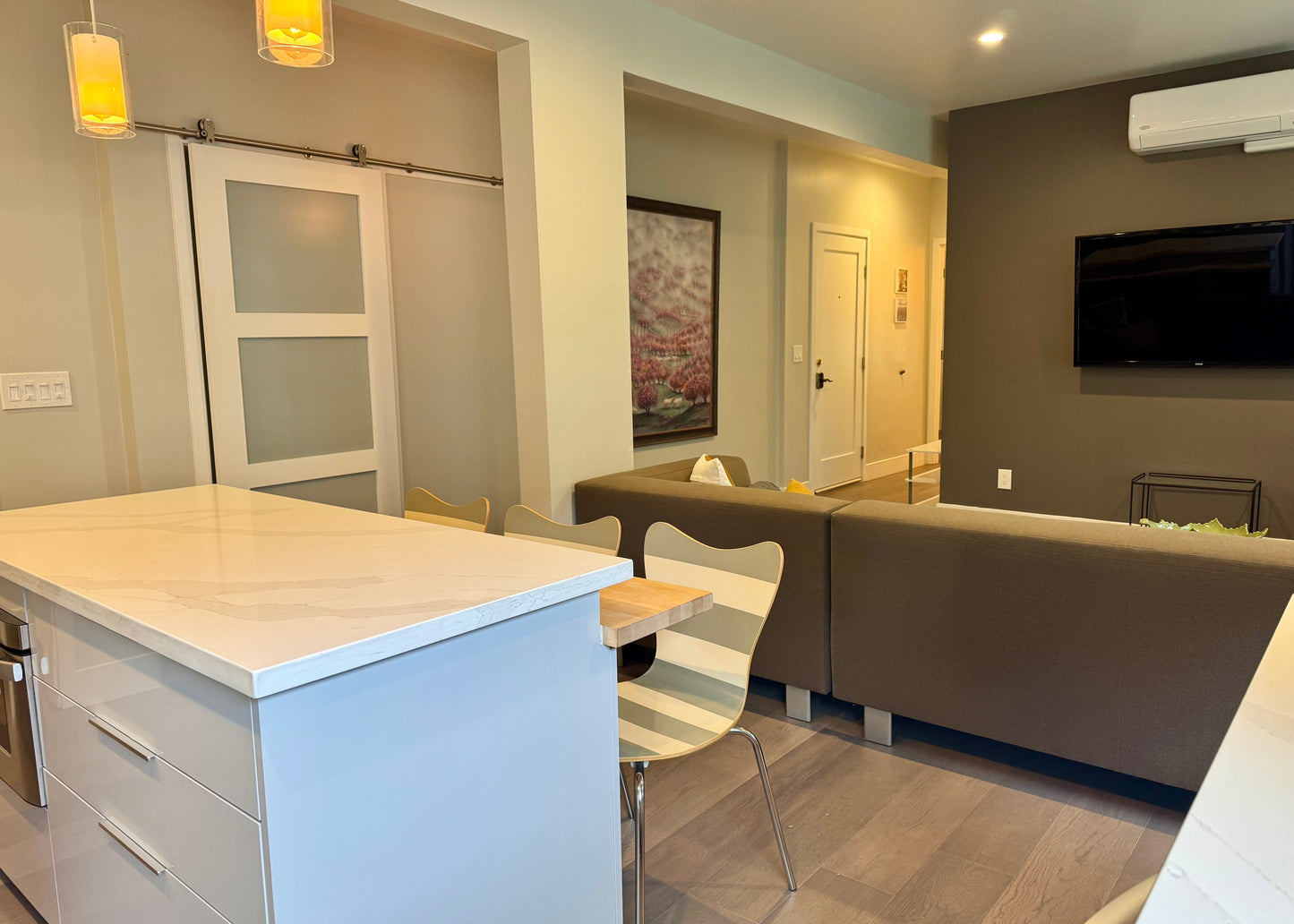 Modern 2 Bedroom 2 Bath Apartment