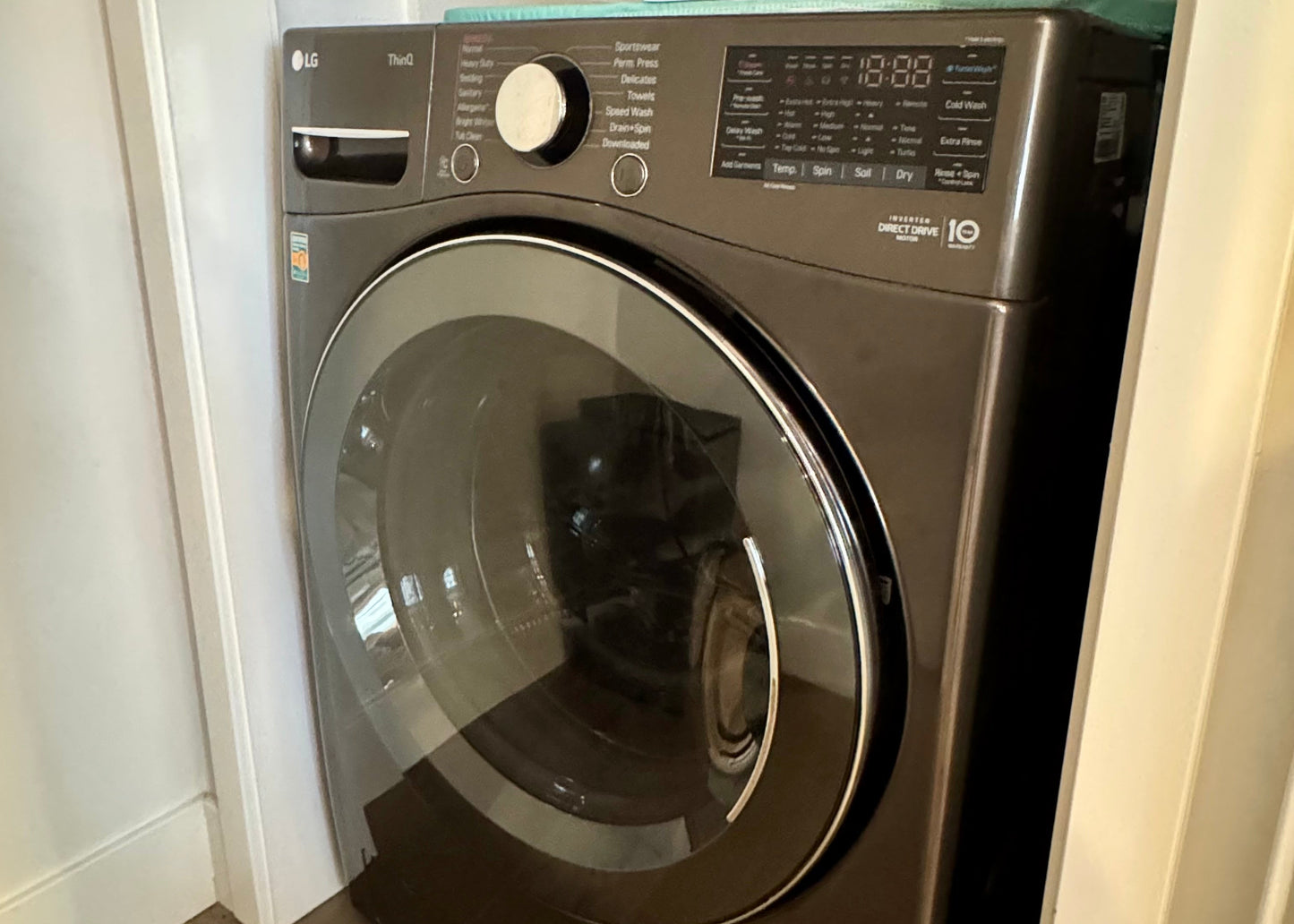 Modern 2 Bedroom 2 Bath Apartment