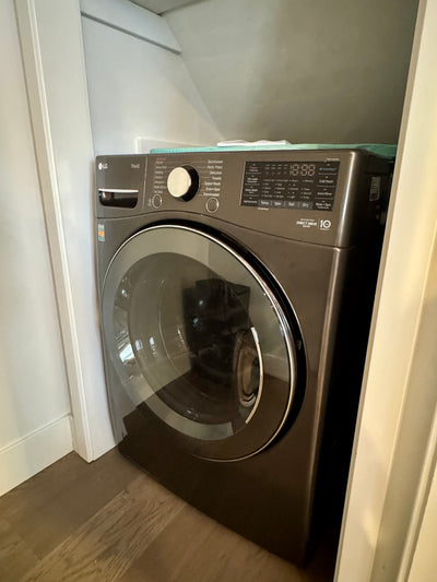 Modern 2 Bedroom 2 Bath Apartment