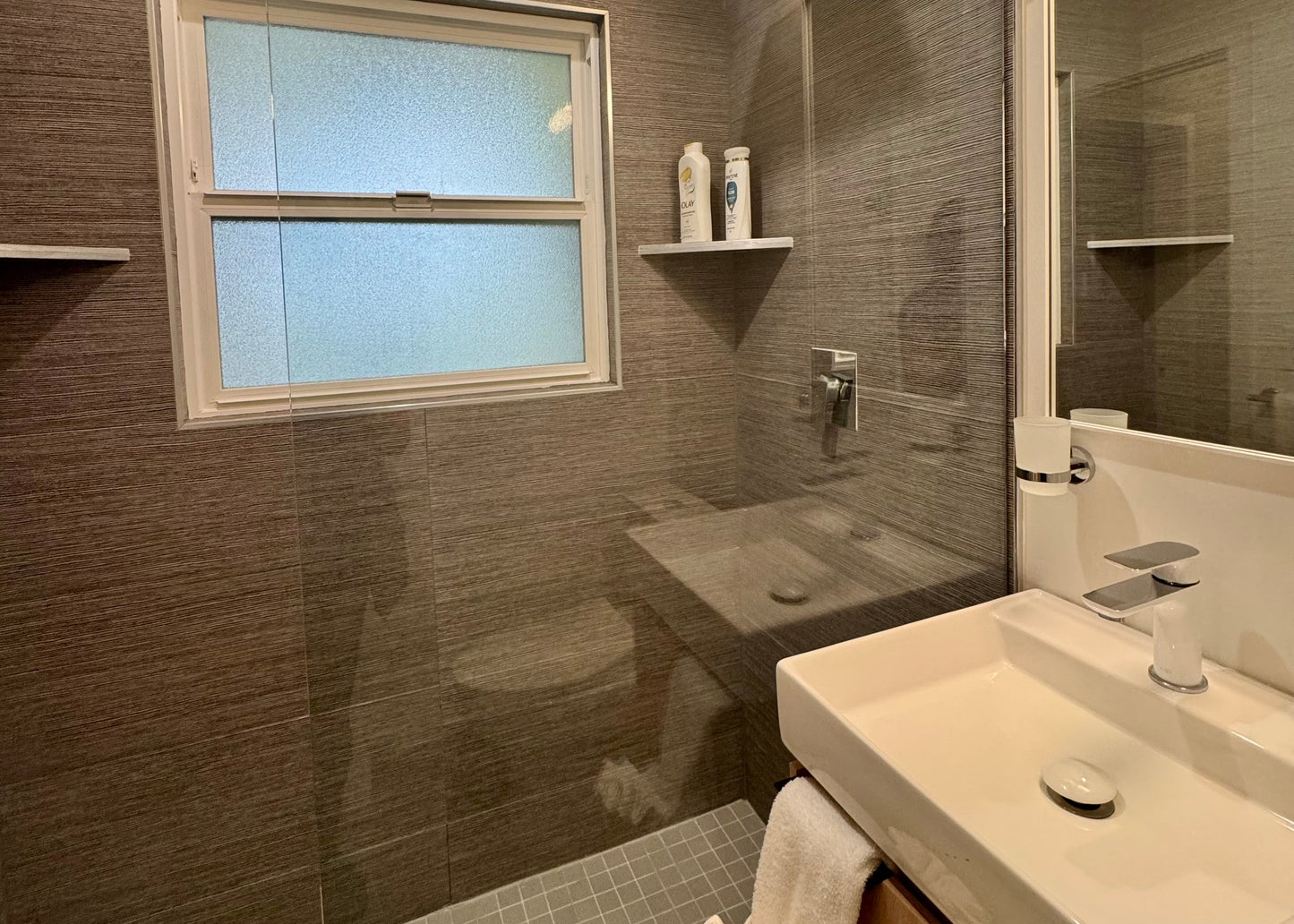 Modern 2 Bedroom 2 Bath Apartment