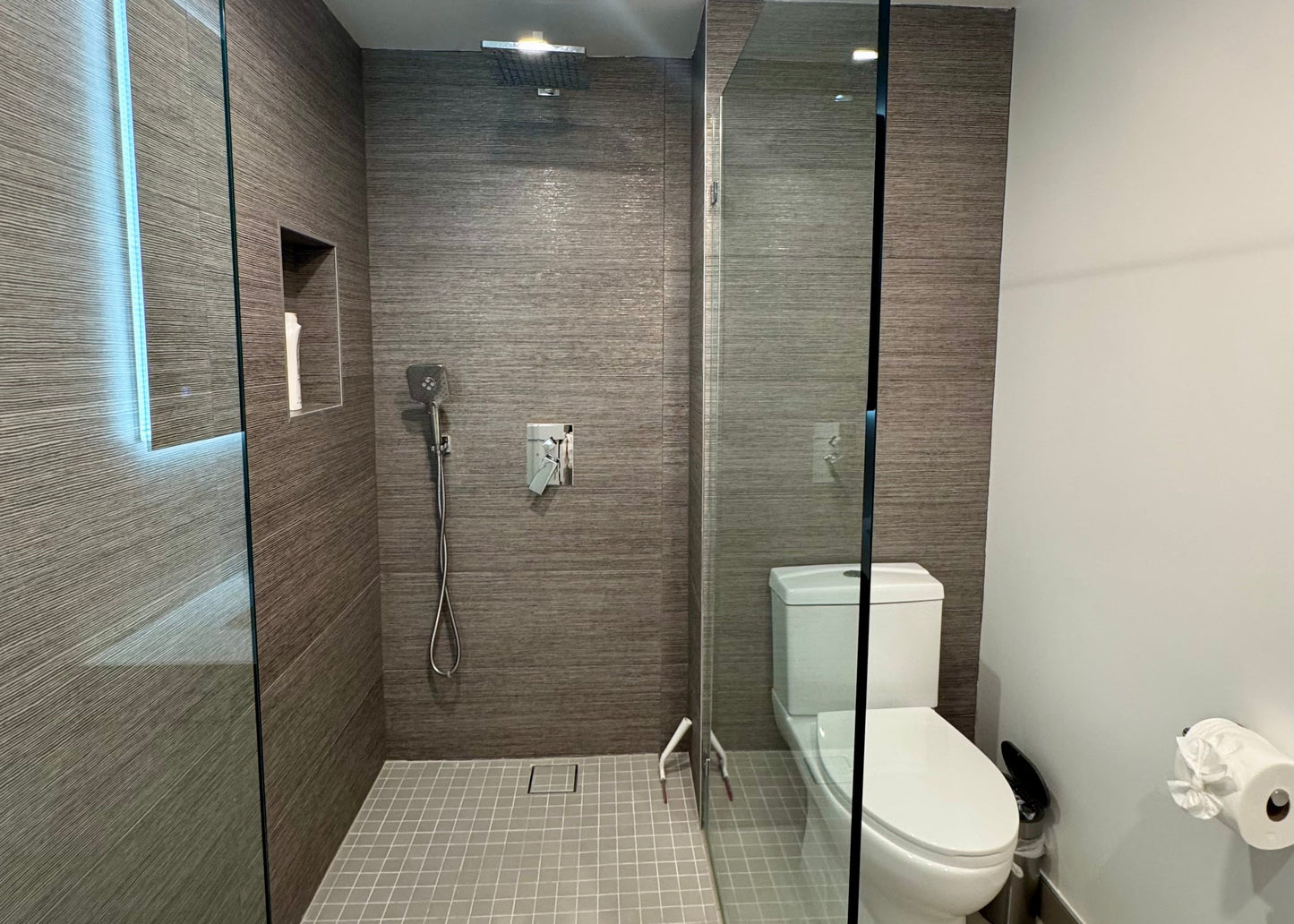 Modern 2 Bedroom 2 Bath Apartment