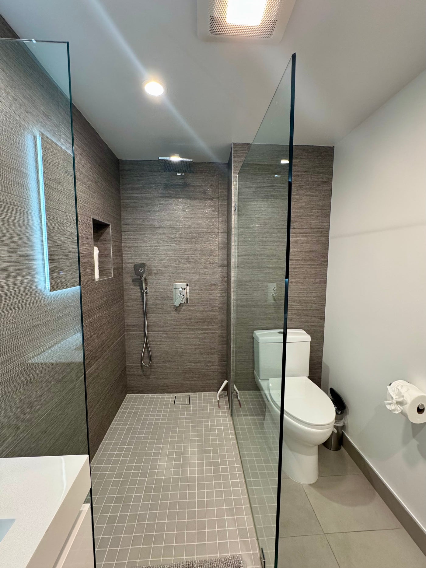 Modern 2 Bedroom 2 Bath Apartment