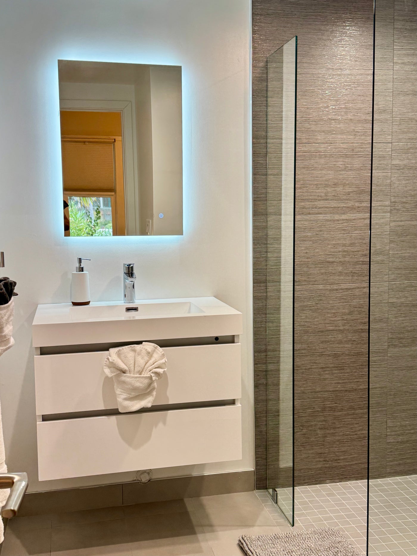 Modern 2 Bedroom 2 Bath Apartment