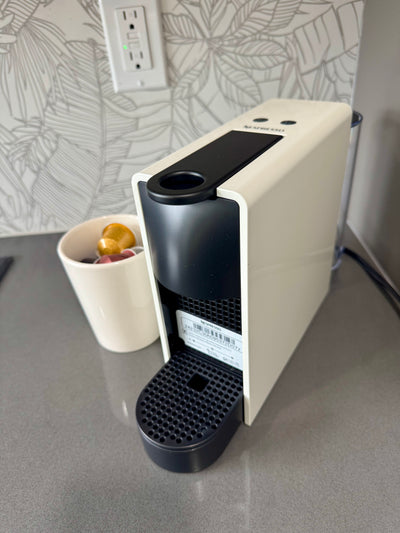 Terrific 1 Bedroom Apartment with Nook