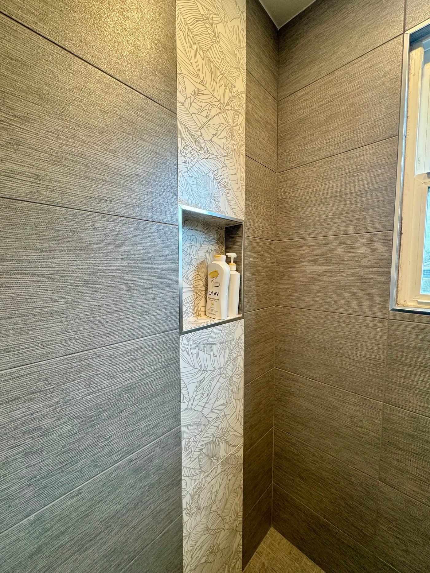 Terrific 1 Bedroom Apartment with Nook