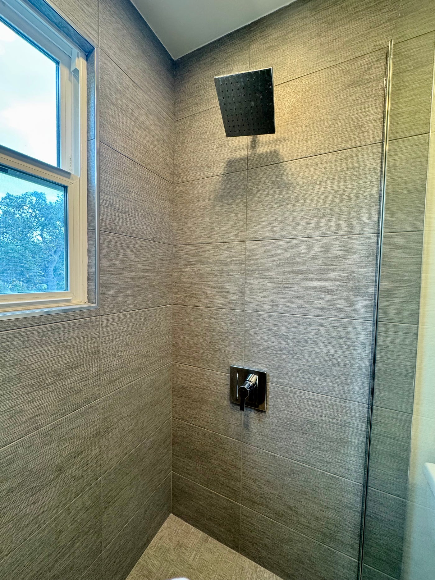 Terrific 1 Bedroom Apartment with Nook