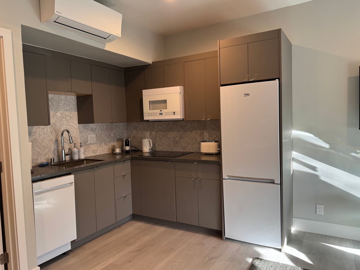 Chic 1-Bedroom 1 Bath Apartment