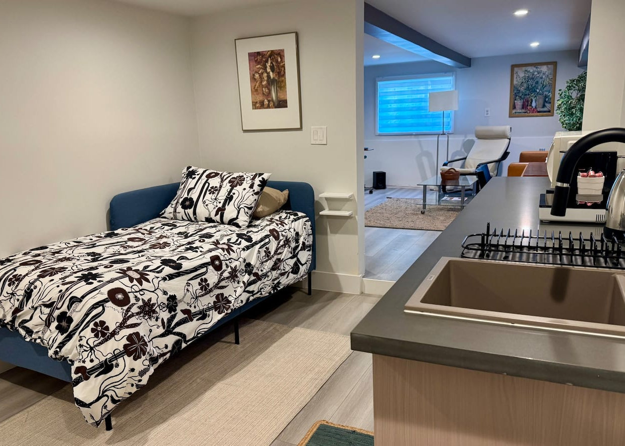 Modern Basement Studio in downtown Palo Alto