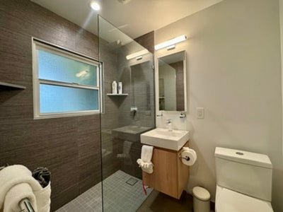 Modern 2 Bedroom 2 Bath Apartment