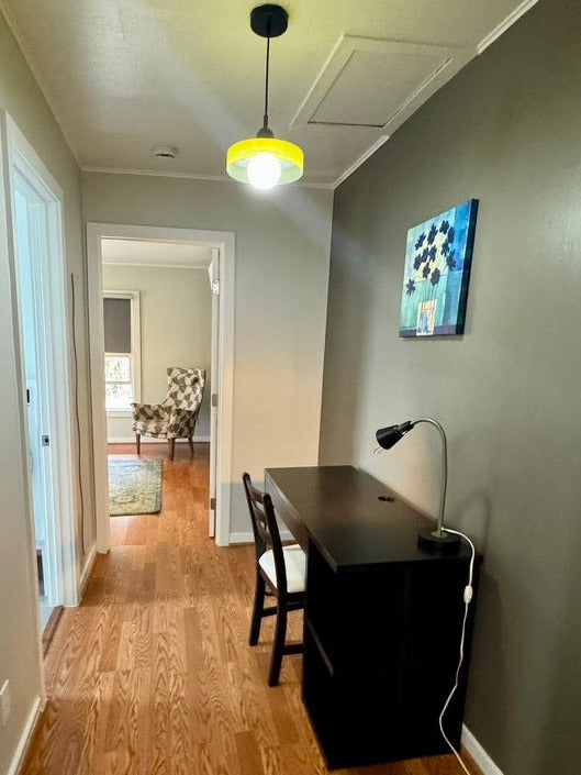 Terrific 1 Bedroom Apartment with Nook