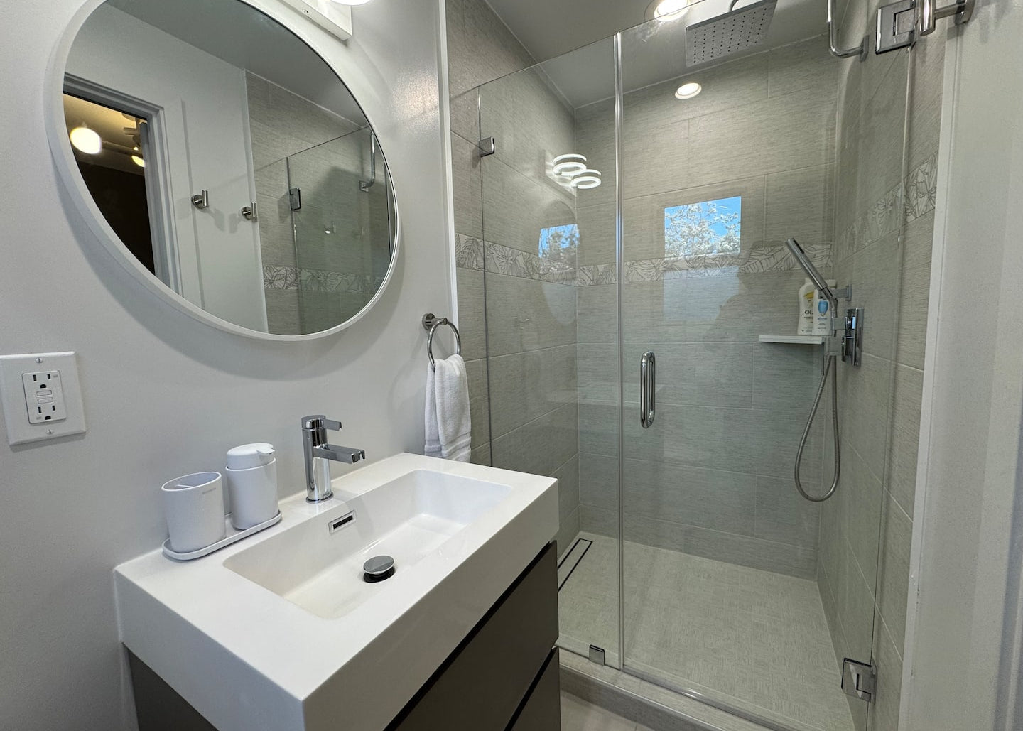 Ivory: one-bedroom Downtown Palo Alto with AC